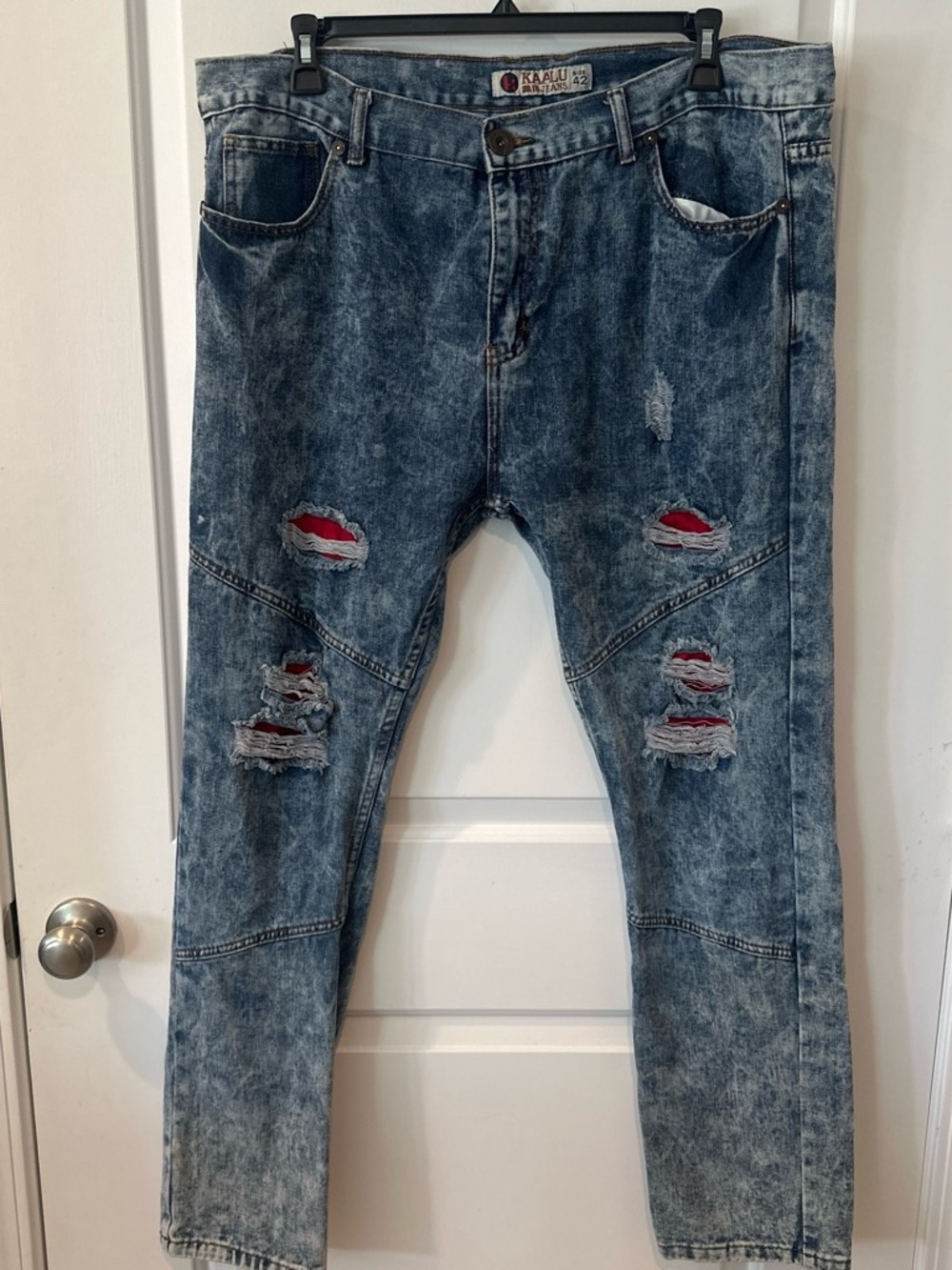 Men's Straight Blue Washed Jeans with Red Underlay Detailing